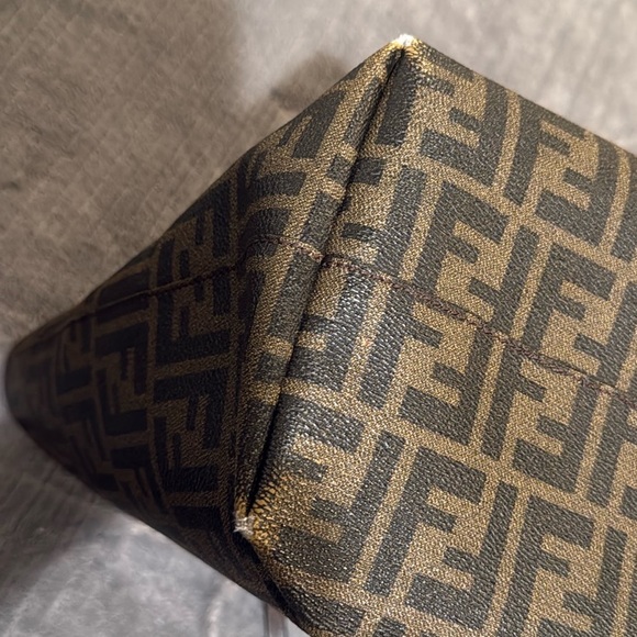 Authentic vintage Fendi tote - Picture 8 of 8